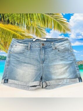 Tinseltown Light Blue Rolled Cuff Denim Shorts